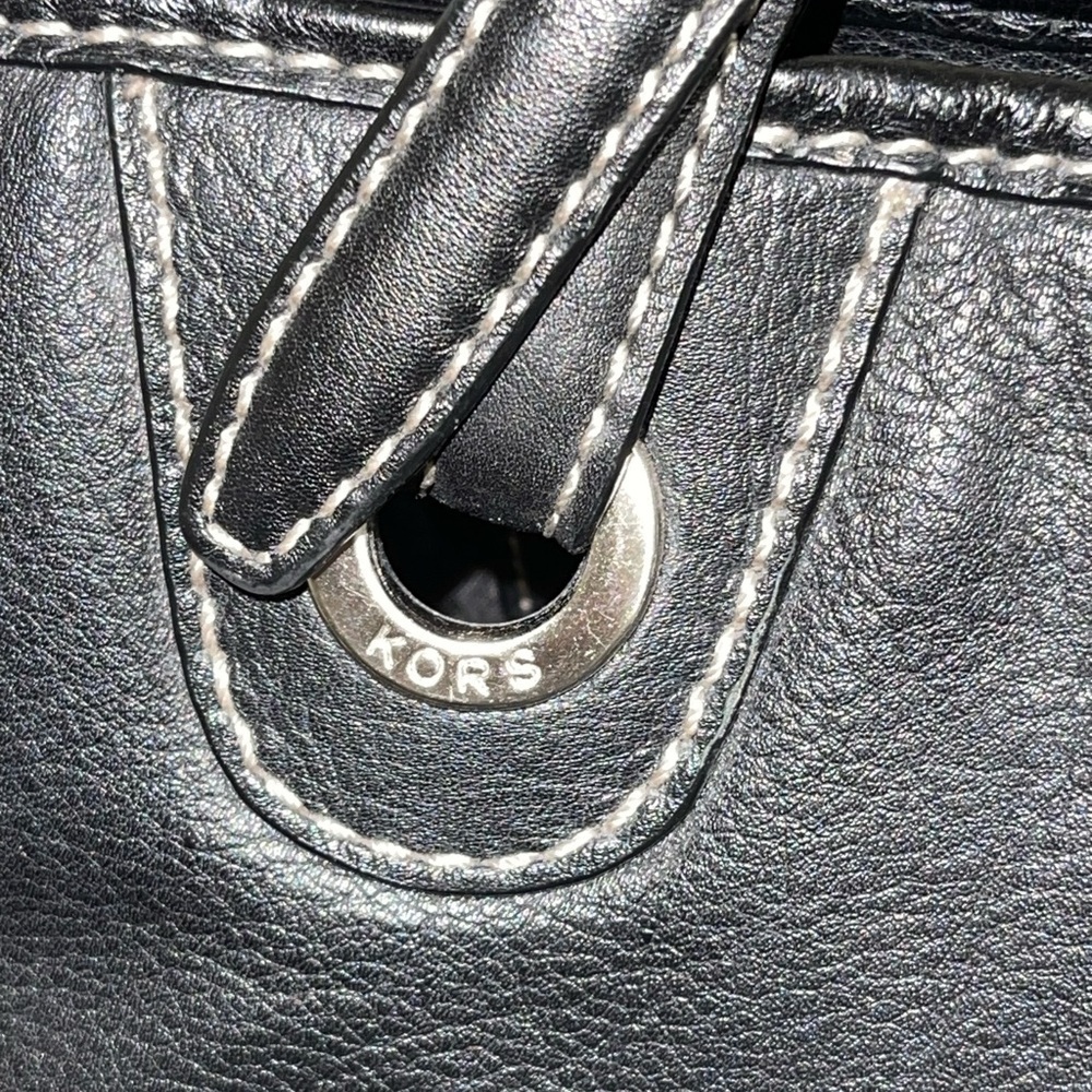 MICHAEL KORS Genuine Leather Large Soft Tote Shoulder Handbag. Very GUC w/COA - Picture 8 of 13